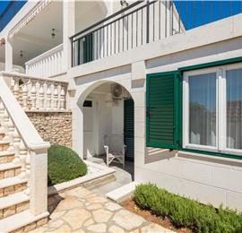 4 Bedroom Villa with Pool near Milna, Brac Island Sleeps 8 